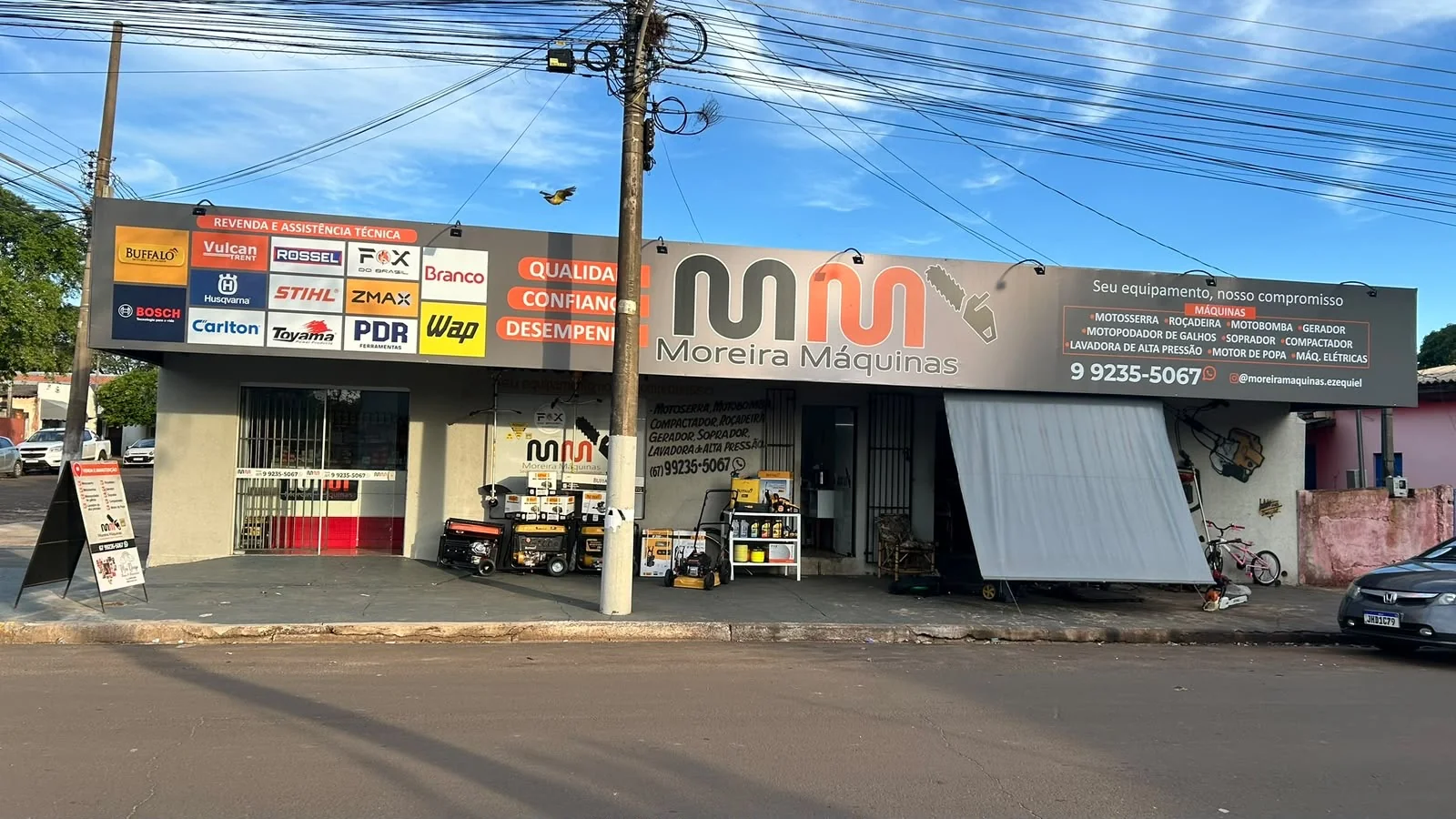 Fachada da MM Moreira Máquinas na Rua Vidal de Negreiros, 449, Centro de Naviraí